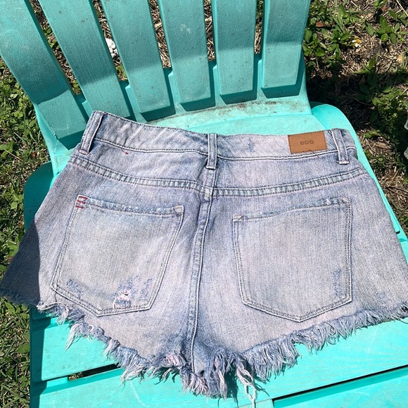 BDG one of a kind high waist shorts size 27w - Picture 4 of 5